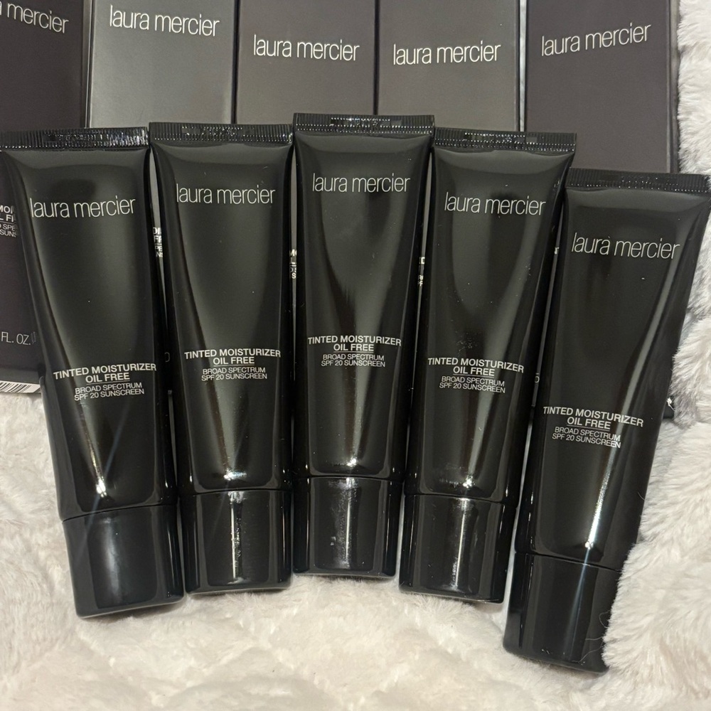 Laura Mercier Tinted Moisturizer Oil Free Shade Almond